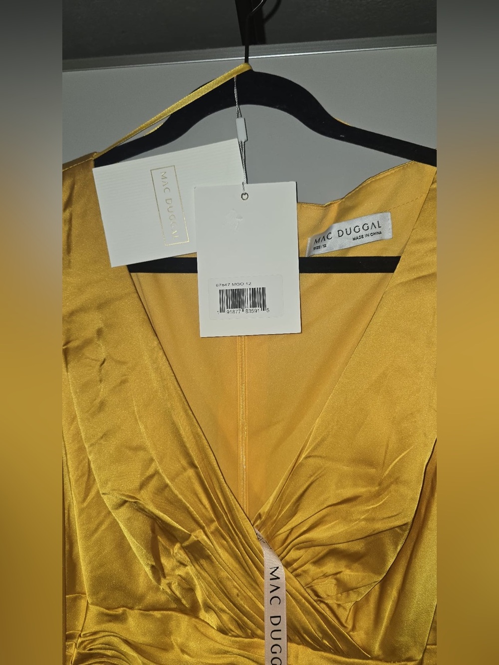 NWT Mac Duggal Yellow Split Bishop Sleeve Wrap Over Flowy
Gown Size 12 - Picture 6 of 8